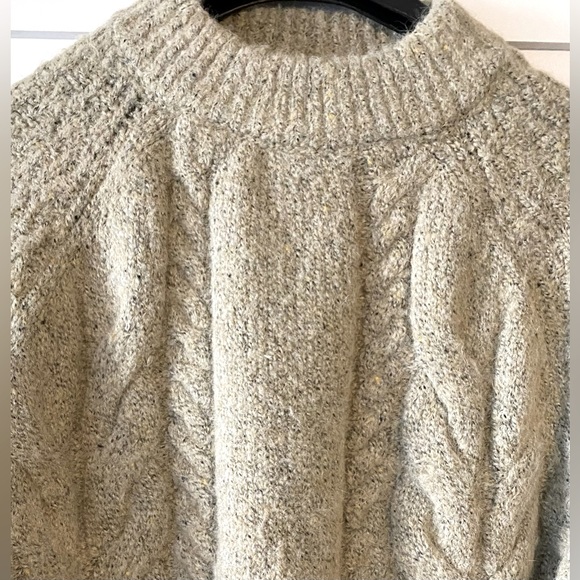 Universal Thread Sweater - Picture 3 of 6